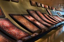 Love Story на фоне азербайджанских ковров XVII века - талисманы семейного благополучия (ФОТО)