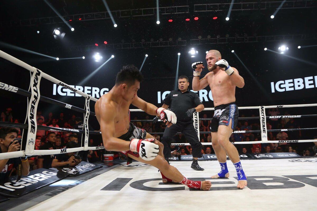 Король ринга в Таиланде. В США снят фильм об азербайджанском Атамане с синими глазами и в национальной папахе (ВИДЕО, ФОТО)