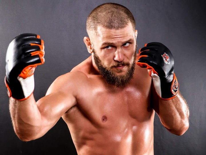 Король ринга в Таиланде. В США снят фильм об азербайджанском Атамане с синими глазами и в национальной папахе (ВИДЕО, ФОТО)