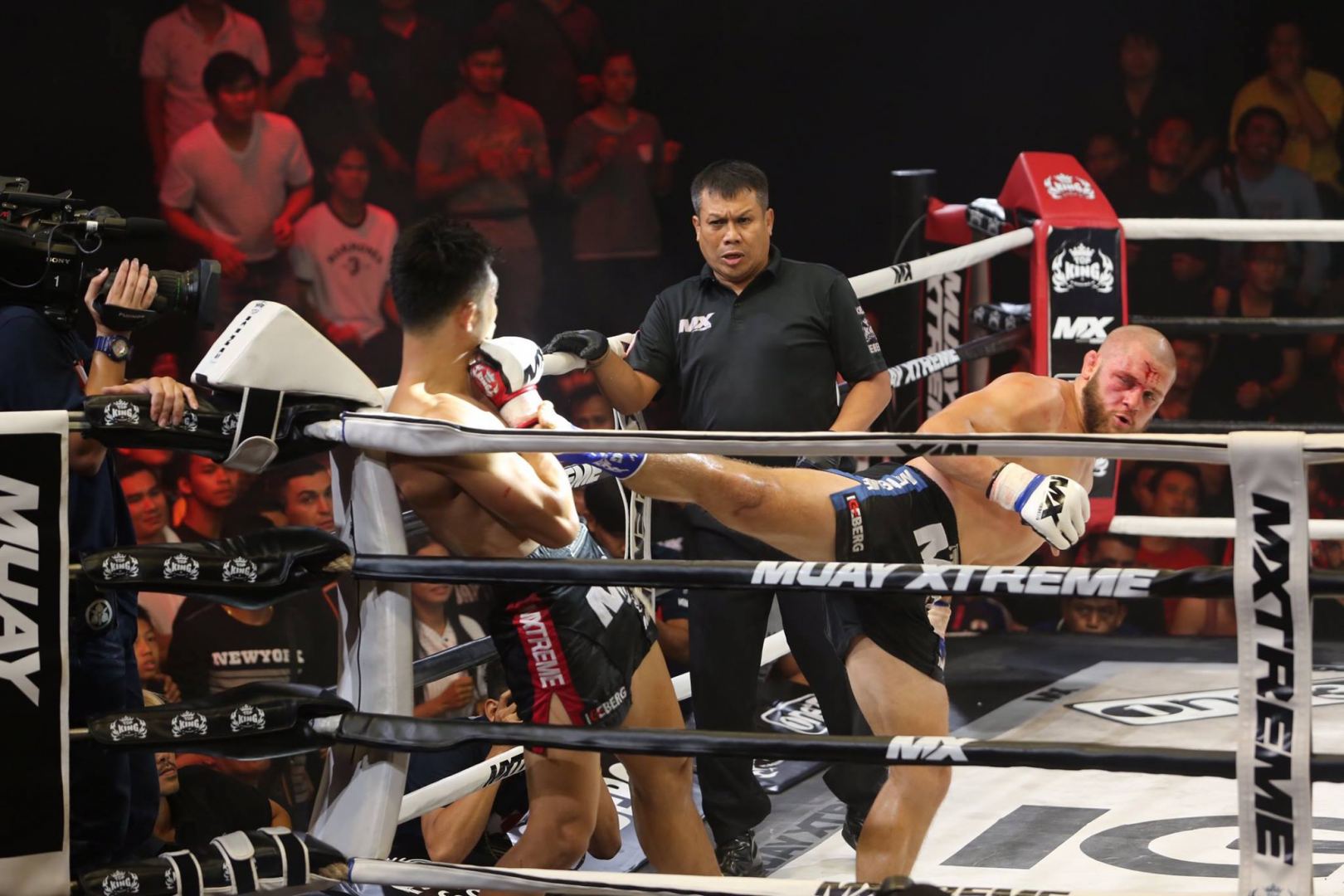 Король ринга в Таиланде. В США снят фильм об азербайджанском Атамане с синими глазами и в национальной папахе (ВИДЕО, ФОТО)