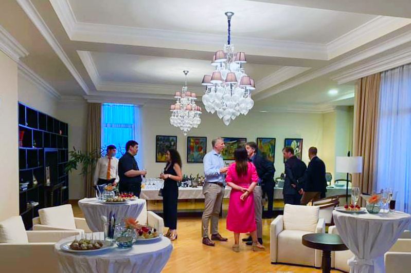 В резиденции посла Евросоюза выставлены работы азербайджанского художника (ФОТО)