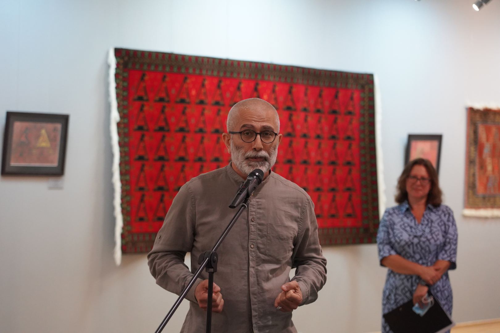 Потрясающий мир азербайджанских ковров в России, или Бакинское детство министра культуры Татарстана  (ФОТО)