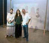 В Баку приданое шведской художницы превратилось в произведение искусства (ФОТО)