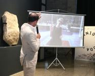 В Баку приданое шведской художницы превратилось в произведение искусства (ФОТО)