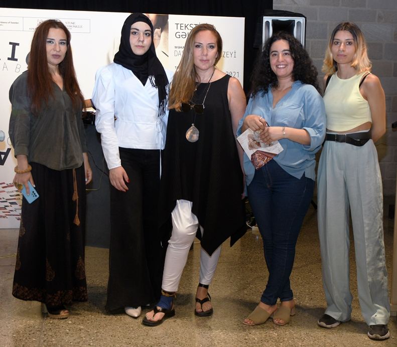 В Баку приданое шведской художницы превратилось в произведение искусства (ФОТО)