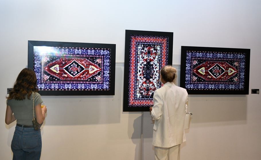 В Баку приданое шведской художницы превратилось в произведение искусства (ФОТО)