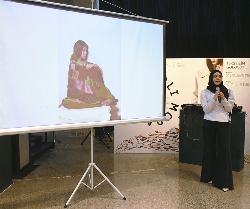 В Баку приданое шведской художницы превратилось в произведение искусства (ФОТО)