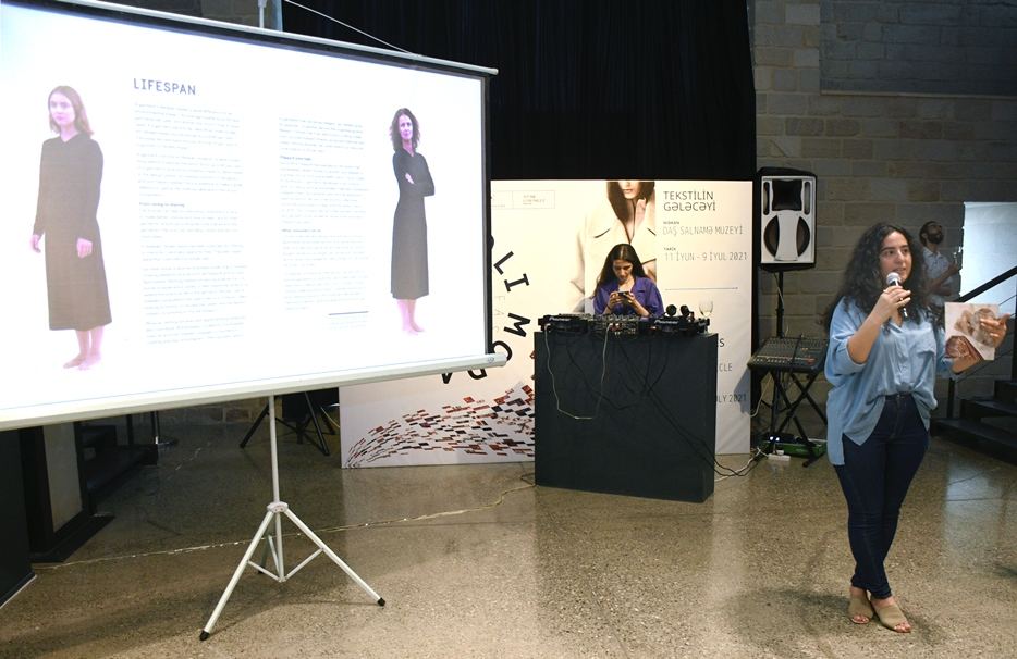 В Баку приданое шведской художницы превратилось в произведение искусства (ФОТО)