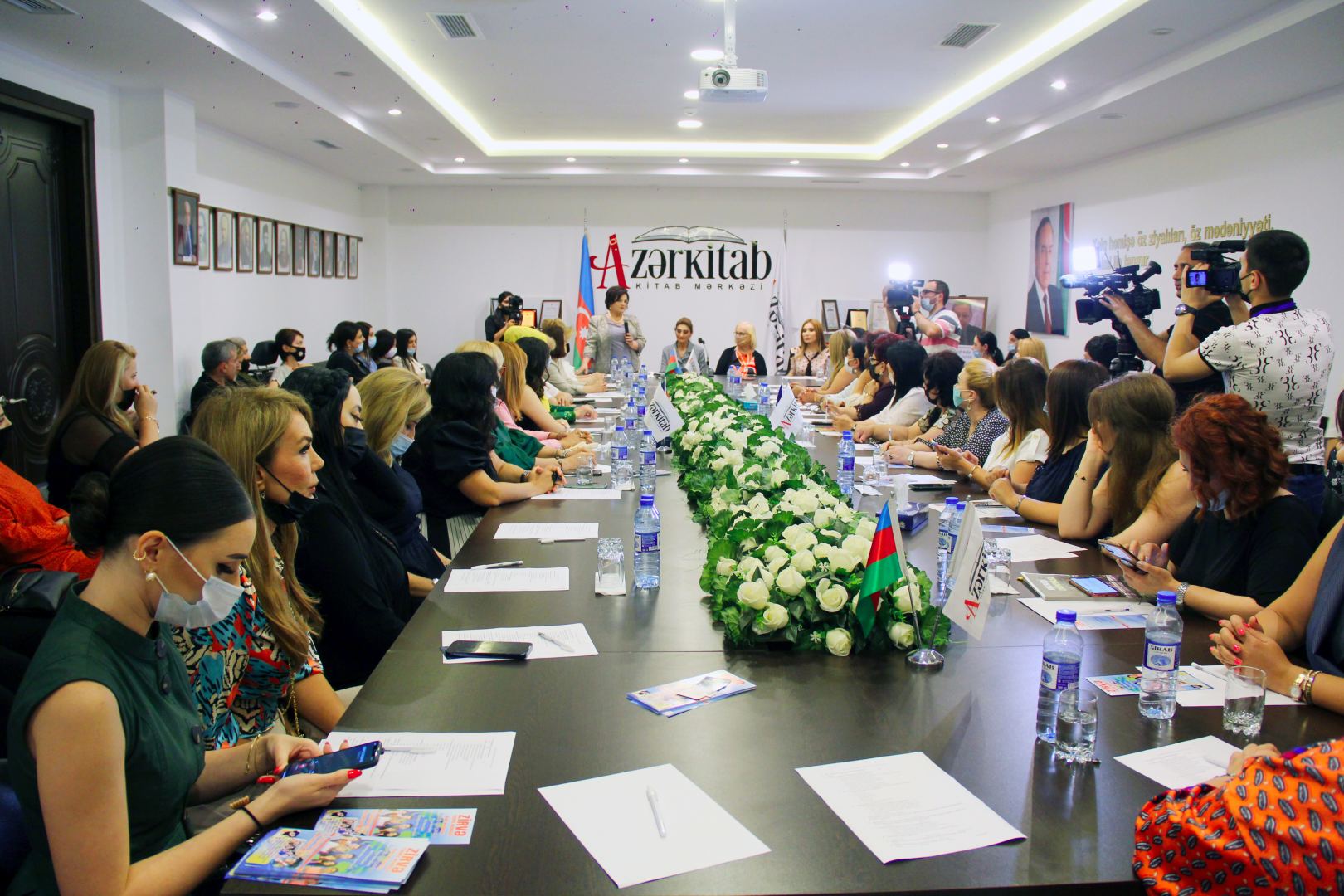 Как стать успешной женщиной в Азербайджане. Бизнес-леди и журналисты на пути к общей мечте (ФОТО)