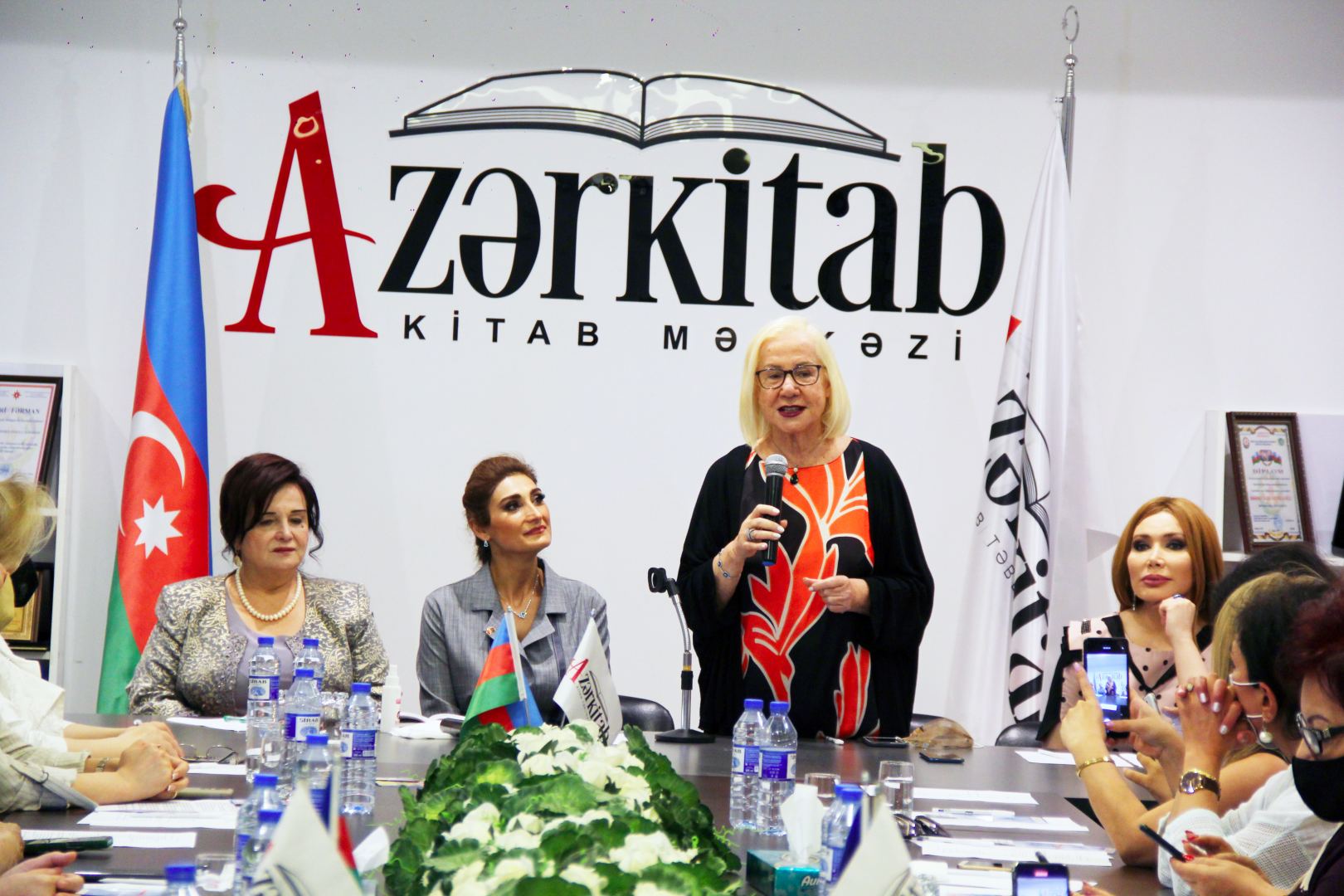 Как стать успешной женщиной в Азербайджане. Бизнес-леди и журналисты на пути к общей мечте (ФОТО)