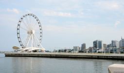 Бакинский бульвар - излюбленное место отдыха туристов и жителей столицы - ФОТОРЕПОРТАЖ