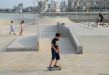 Бакинский бульвар - излюбленное место отдыха туристов и жителей столицы - ФОТОРЕПОРТАЖ