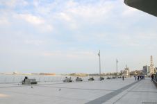 Бакинский бульвар - излюбленное место отдыха туристов и жителей столицы - ФОТОРЕПОРТАЖ