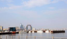 Бакинский бульвар - излюбленное место отдыха туристов и жителей столицы - ФОТОРЕПОРТАЖ