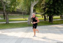 Бакинский бульвар - излюбленное место отдыха туристов и жителей столицы - ФОТОРЕПОРТАЖ