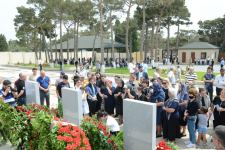 В Баку чтят память генерал-майора Полада Гашимова и полковника Ильгара Мирзоева (ФОТО)