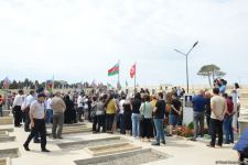 В Баку чтят память генерал-майора Полада Гашимова и полковника Ильгара Мирзоева (ФОТО)