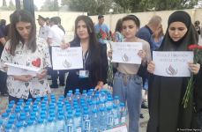 В Баку чтят память генерал-майора Полада Гашимова и полковника Ильгара Мирзоева (ФОТО)