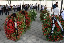 В Баку чтят память генерал-майора Полада Гашимова и полковника Ильгара Мирзоева (ФОТО)