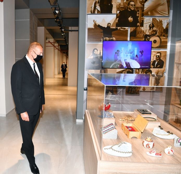 Президент Ильхам Алиев принял участие в открытии центра DOST на Абшероне (ФОТО/ВИДЕО)