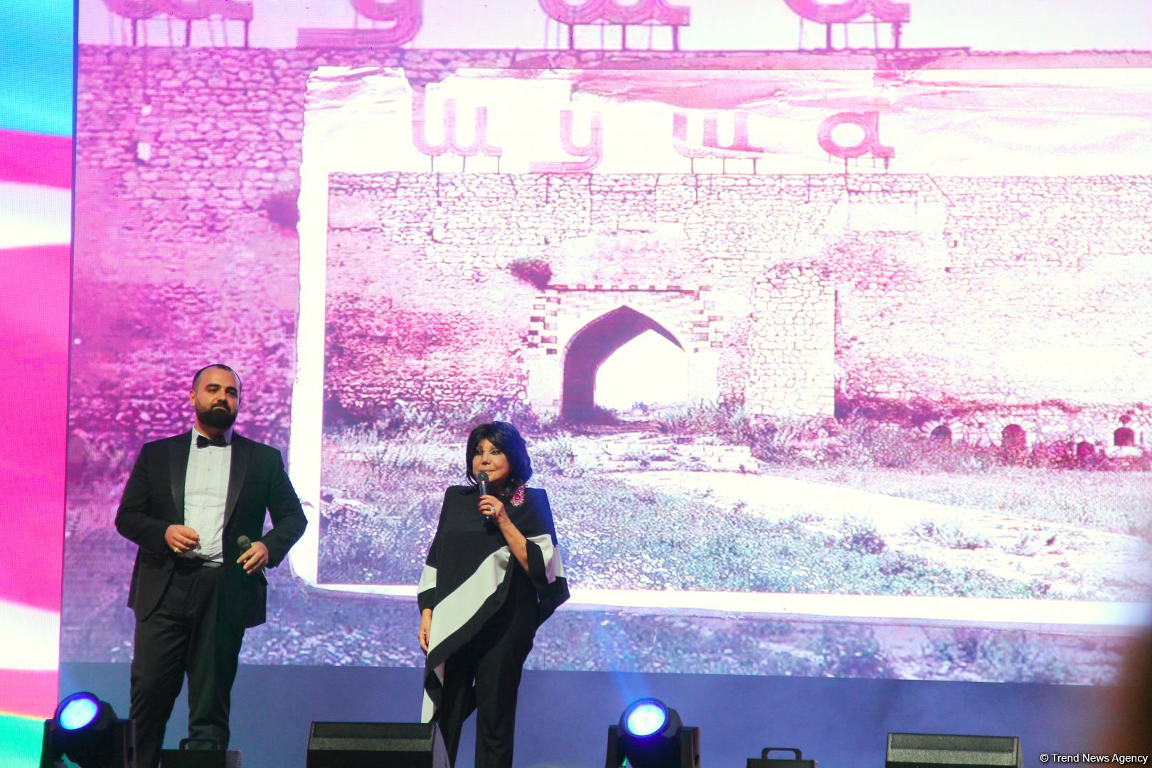 В Баку прошла торжественная церемония награждения премии "Харыбюльбюль" (ФОТО)
