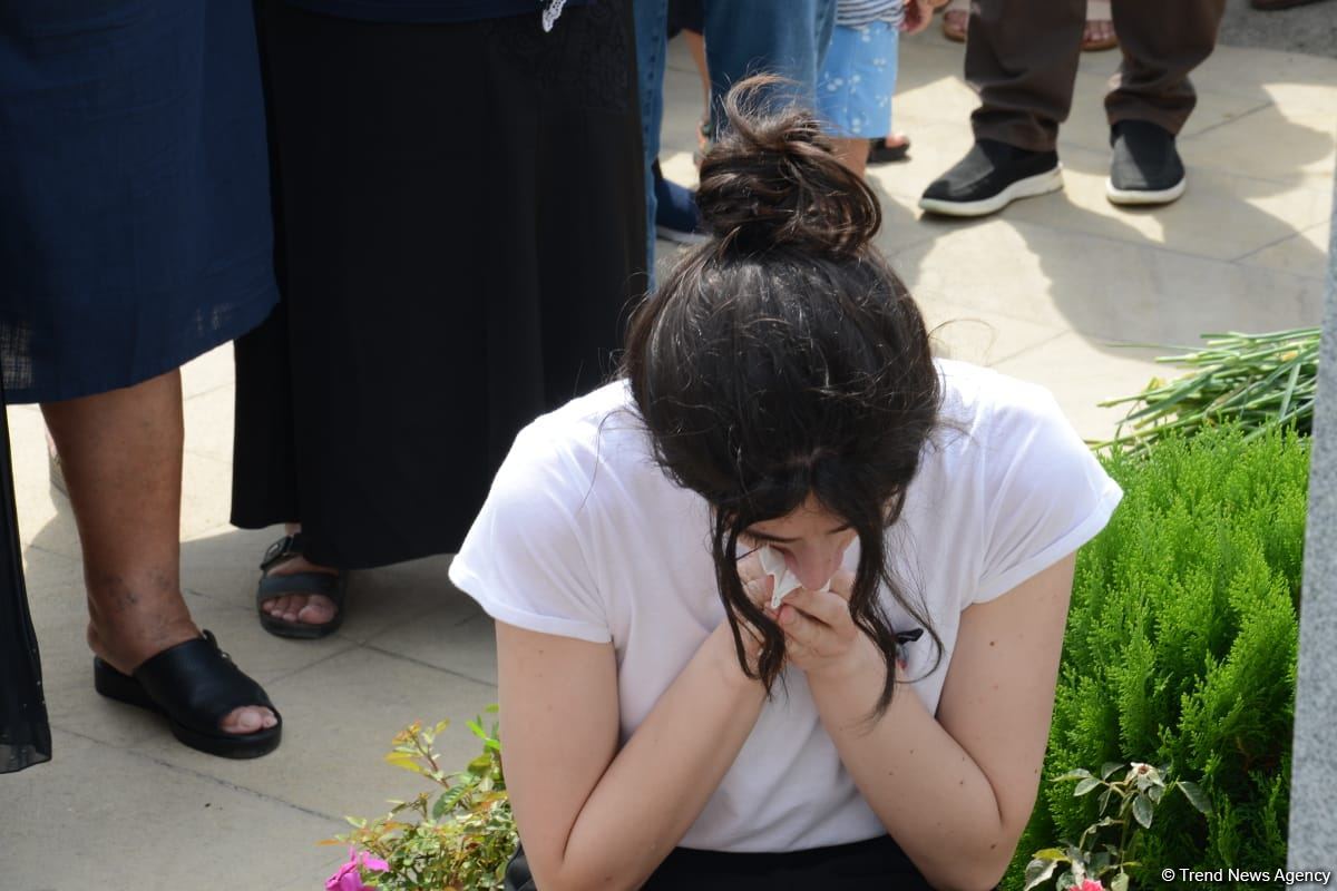 В Баку чтят память генерал-майора Полада Гашимова и полковника Ильгара Мирзоева (ФОТО)