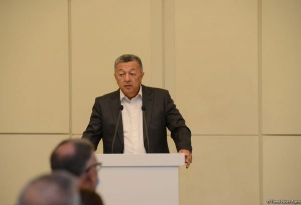 Главным вопросом сегодня является создание профессиональной, качественной журналистики – Эльчин Шихлы