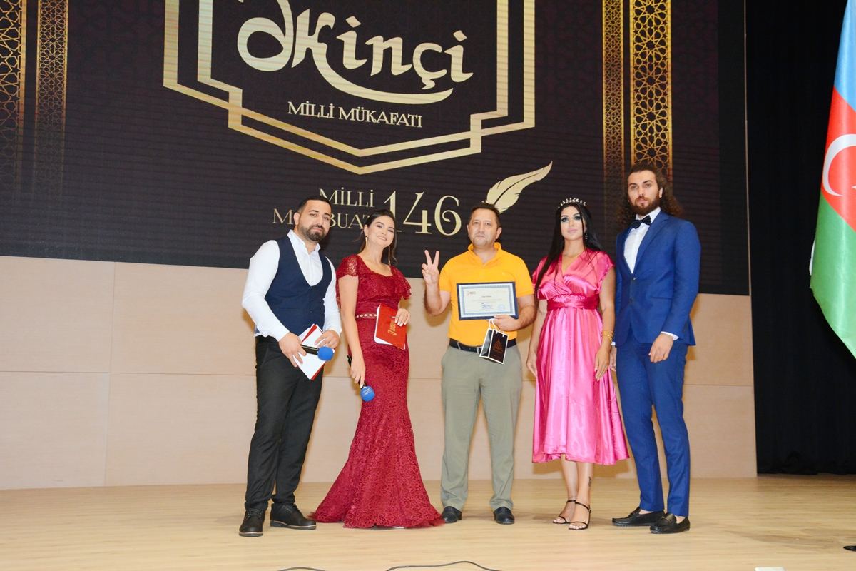 В Баку прошла церемония награждения премией Əkinçi ко Дню национальной прессы (ФОТО)