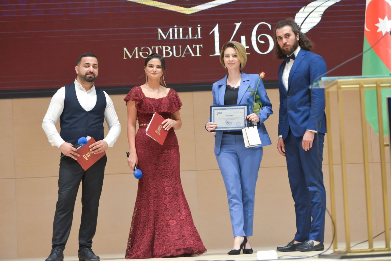 В Баку прошла церемония награждения премией Əkinçi ко Дню национальной прессы (ФОТО)