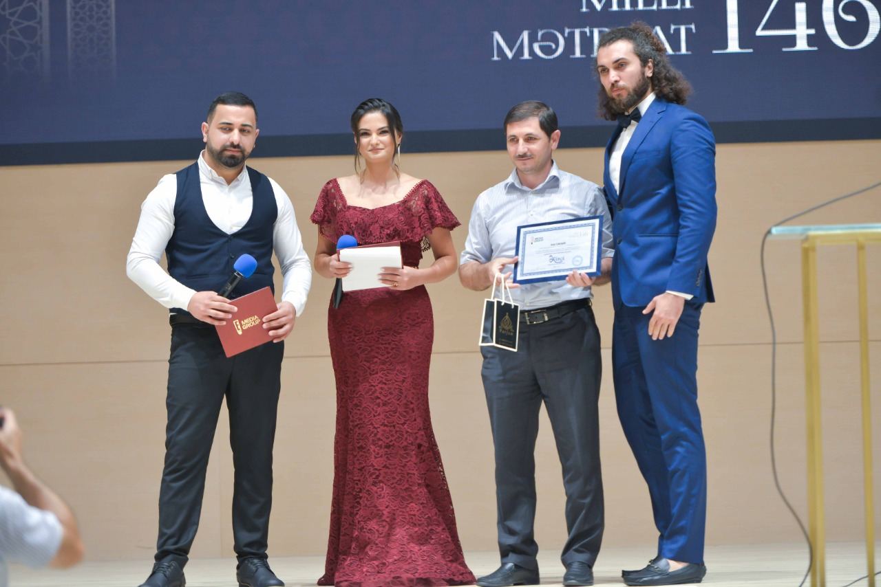 В Баку прошла церемония награждения премией Əkinçi ко Дню национальной прессы (ФОТО)