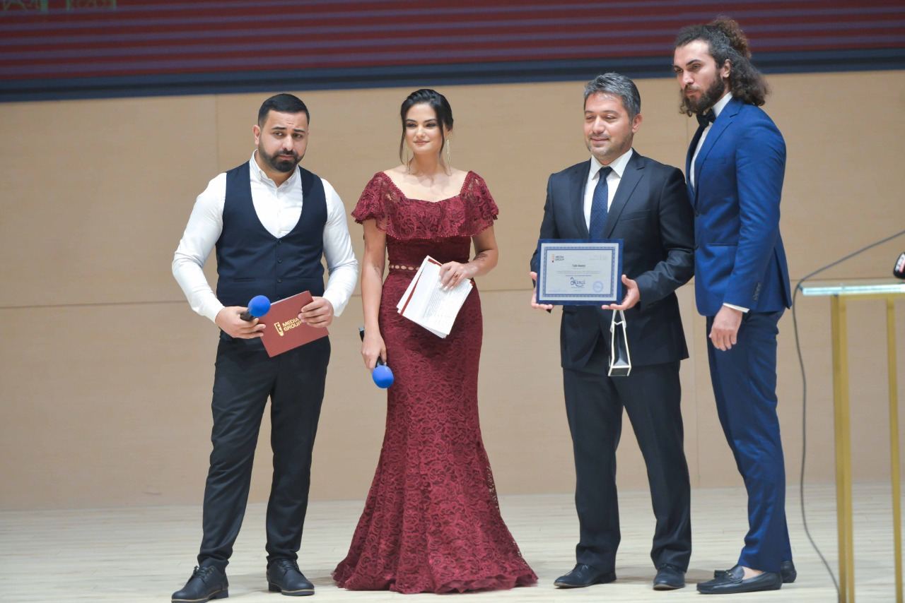 В Баку прошла церемония награждения премией Əkinçi ко Дню национальной прессы (ФОТО)