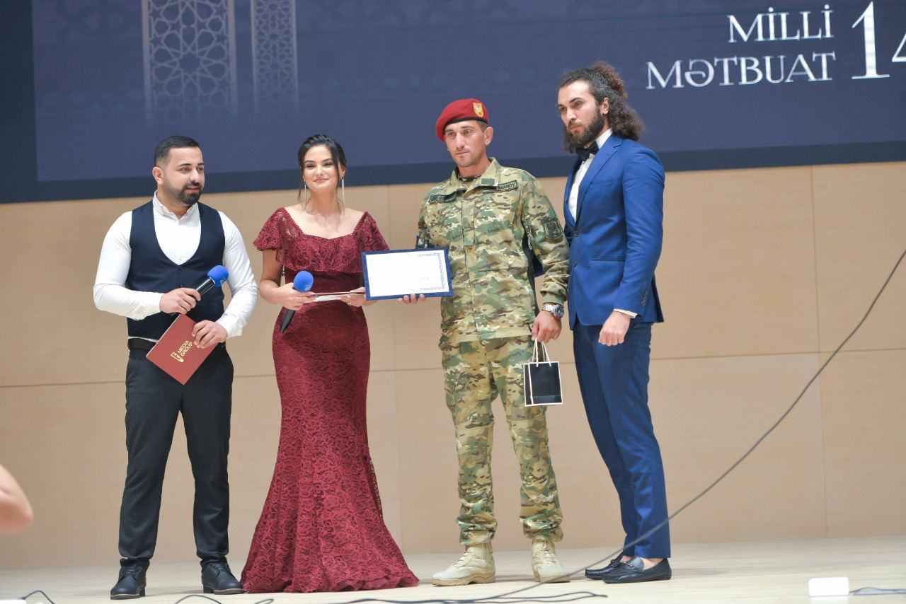 В Баку прошла церемония награждения премией Əkinçi ко Дню национальной прессы (ФОТО)