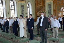В мечетях Баку совершен праздничный намаз (ФОТО)