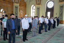 В мечетях Баку совершен праздничный намаз (ФОТО)