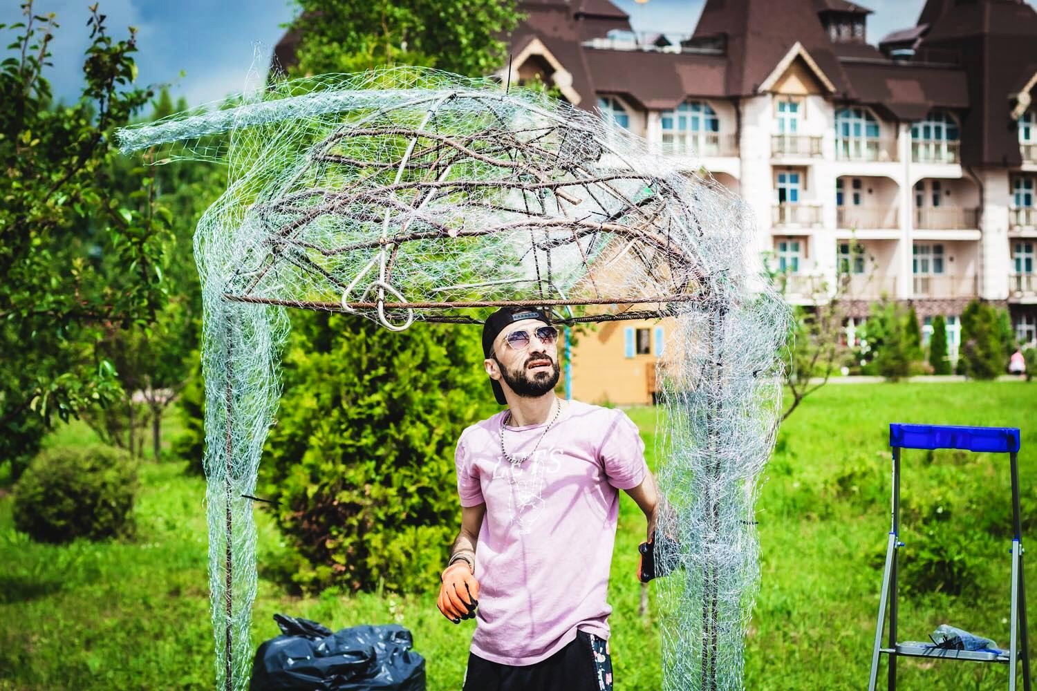 Цветочный шатер-зонтик азербайджанского флориста признан одним из лучших в России (ФОТО)