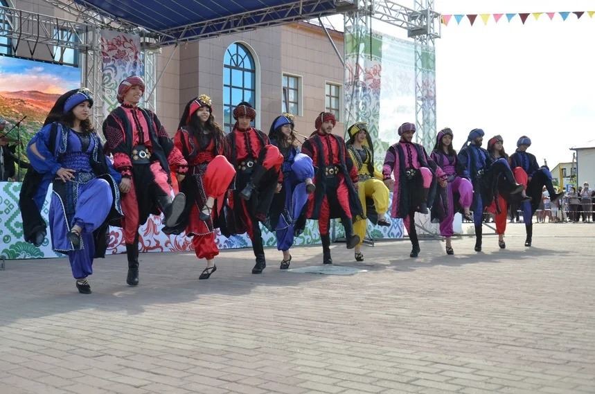 Два мировых рекорда в Башкортостане. Ансамбль "Ритм" с успехом представил Азербайджан на Всемирной фольклориаде (ВИДЕО,ФОТО)