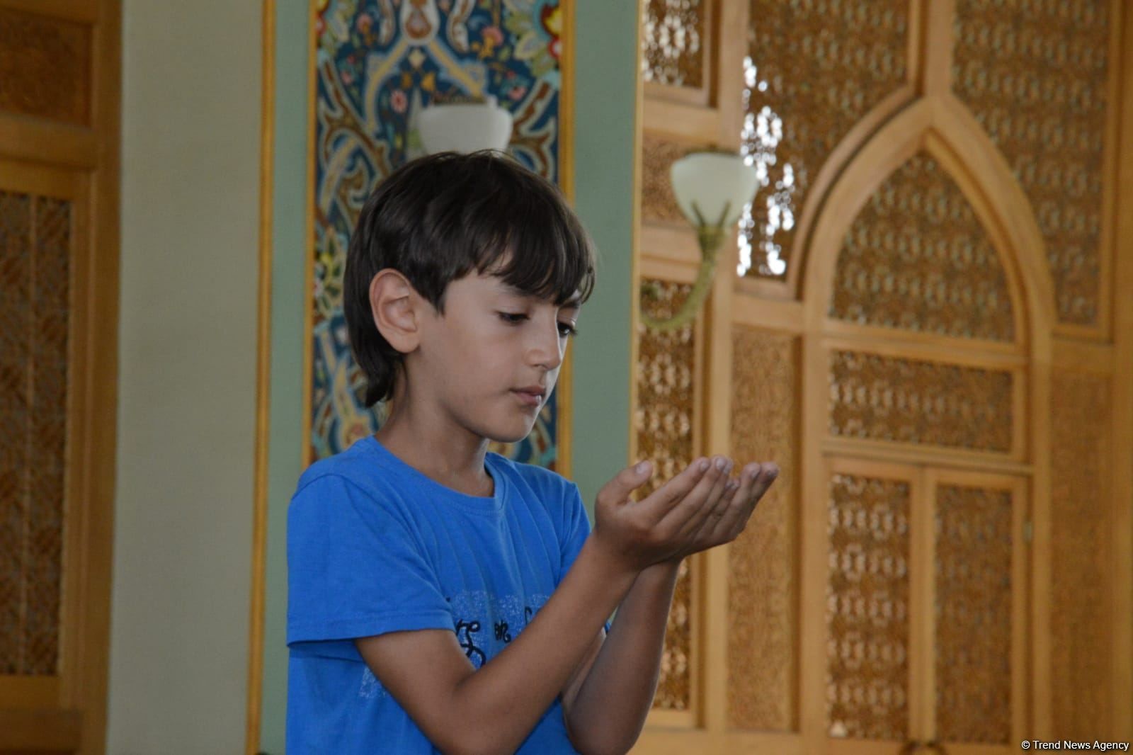 В мечетях Баку совершен праздничный намаз (ФОТО)