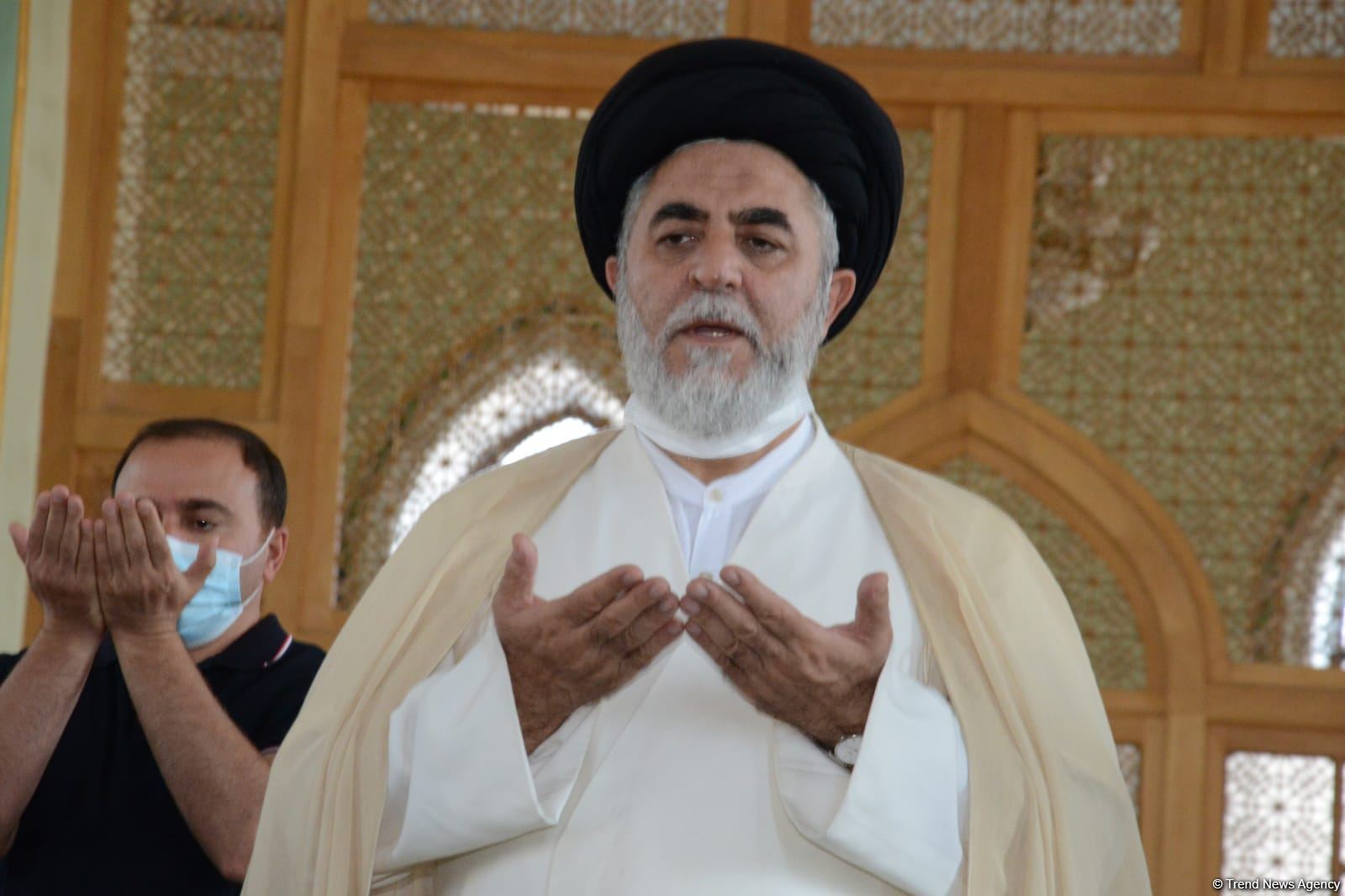 В мечетях Баку совершен праздничный намаз (ФОТО)