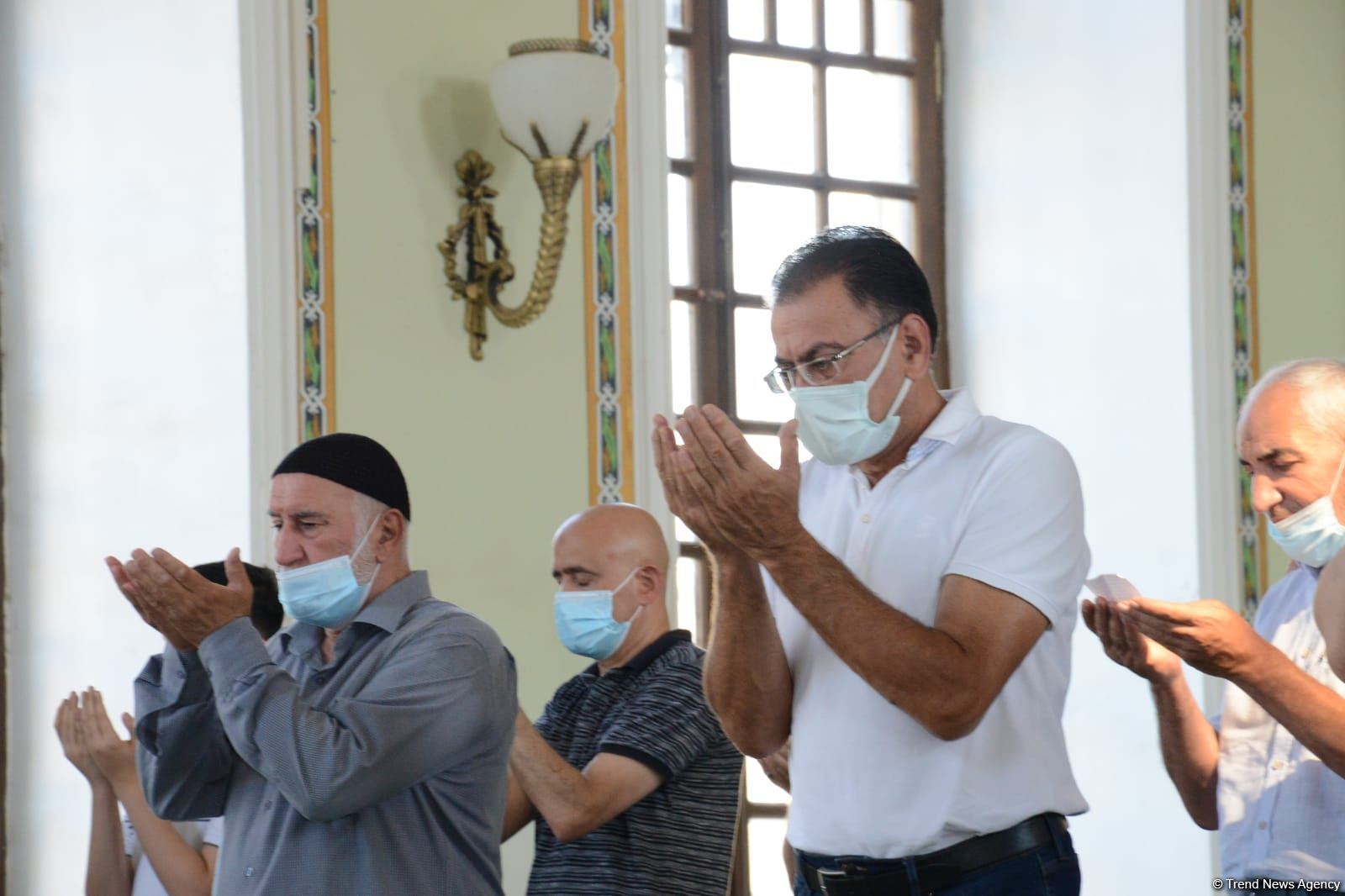 В мечетях Баку совершен праздничный намаз (ФОТО)
