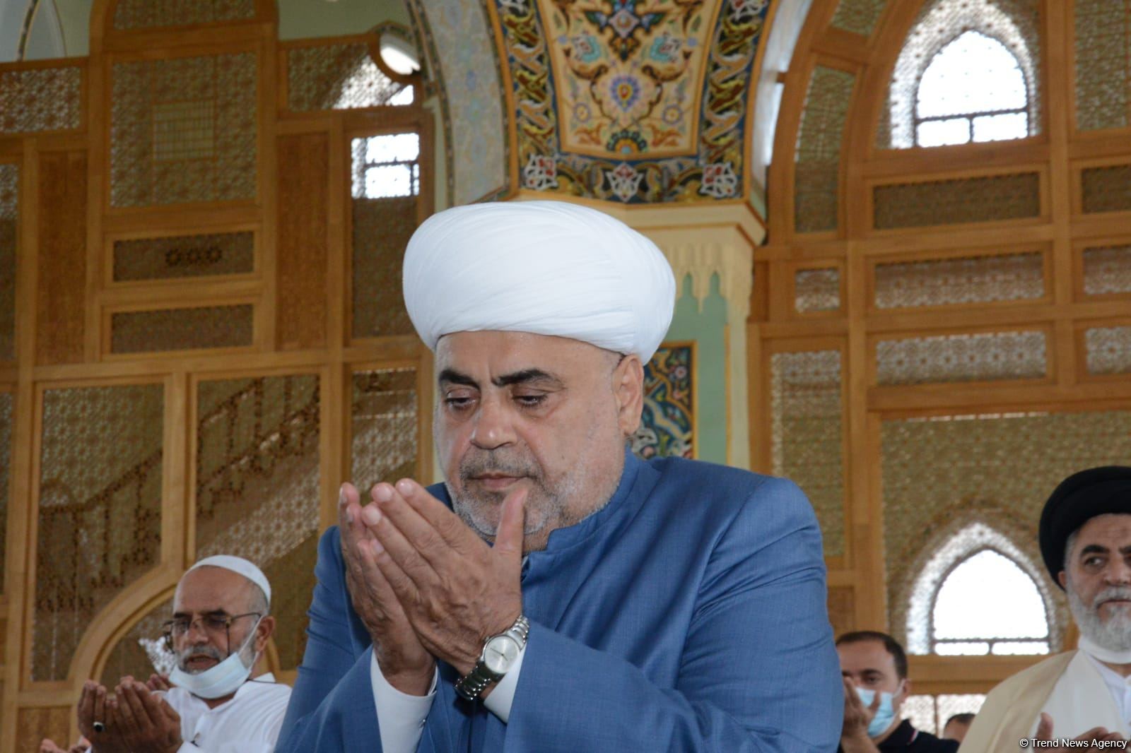 В мечетях Баку совершен праздничный намаз (ФОТО)