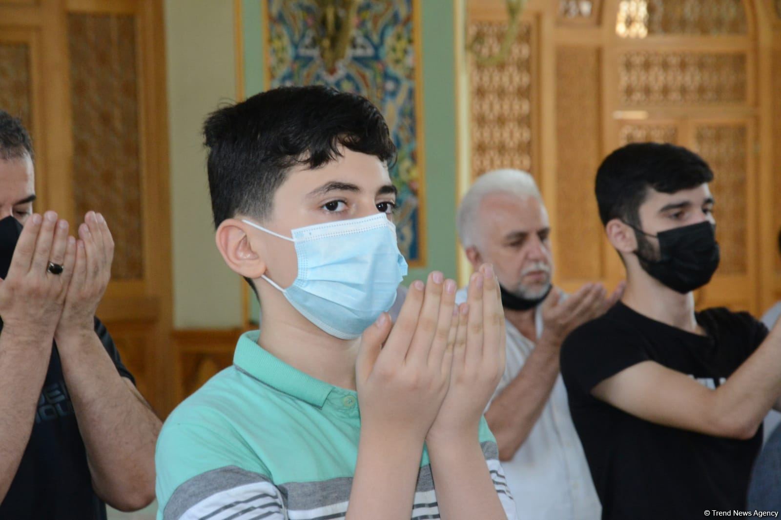 В мечетях Баку совершен праздничный намаз (ФОТО)