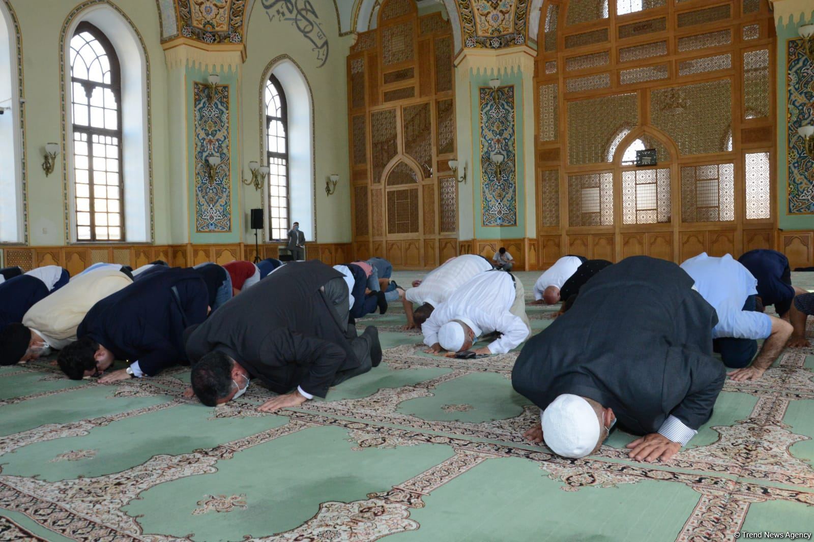 В мечетях Баку совершен праздничный намаз (ФОТО)