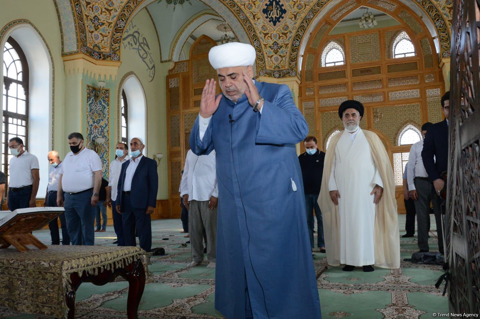 В мечетях Баку совершен праздничный намаз (ФОТО)