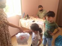 По инициативе депутата Севиль Микаиловой в Худате розданы праздничные подарки по случаю Гурбан байрамы (ФОТО)