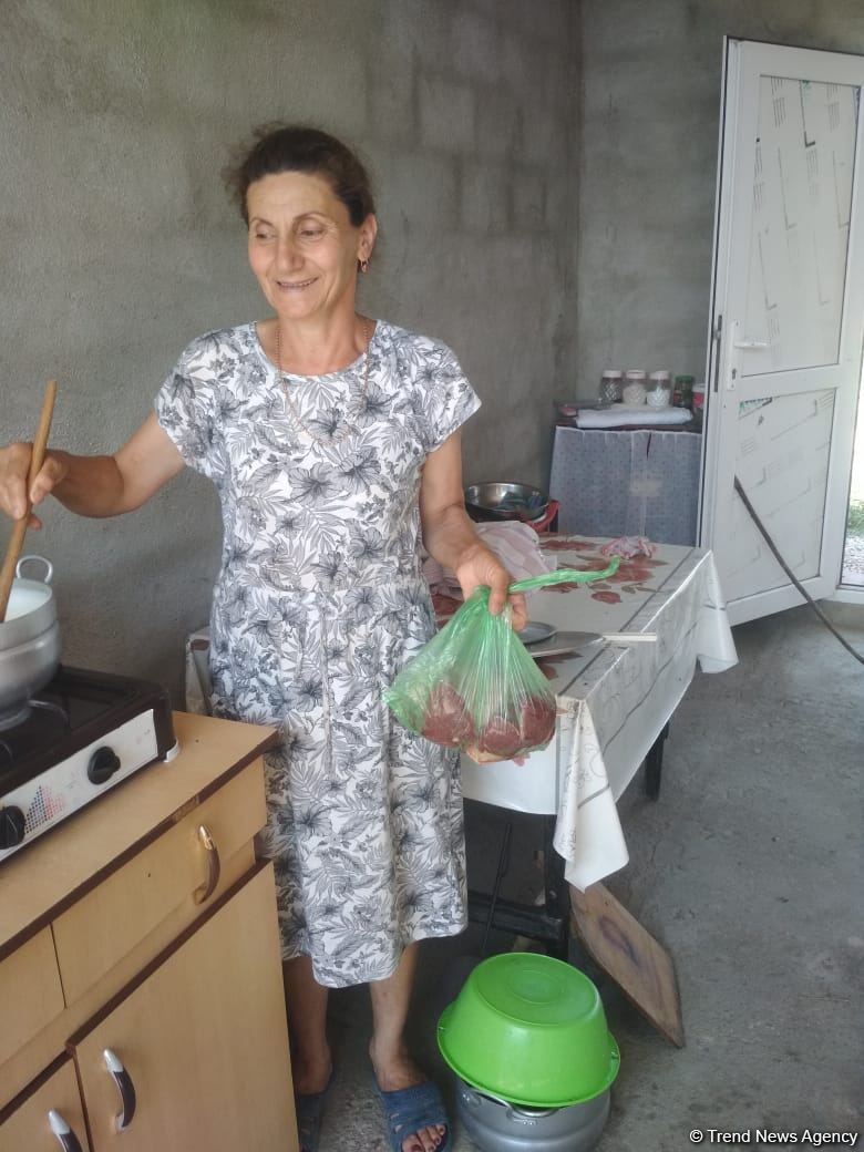 По инициативе депутата Севиль Микаиловой в Худате розданы праздничные подарки по случаю Гурбан байрамы (ФОТО)