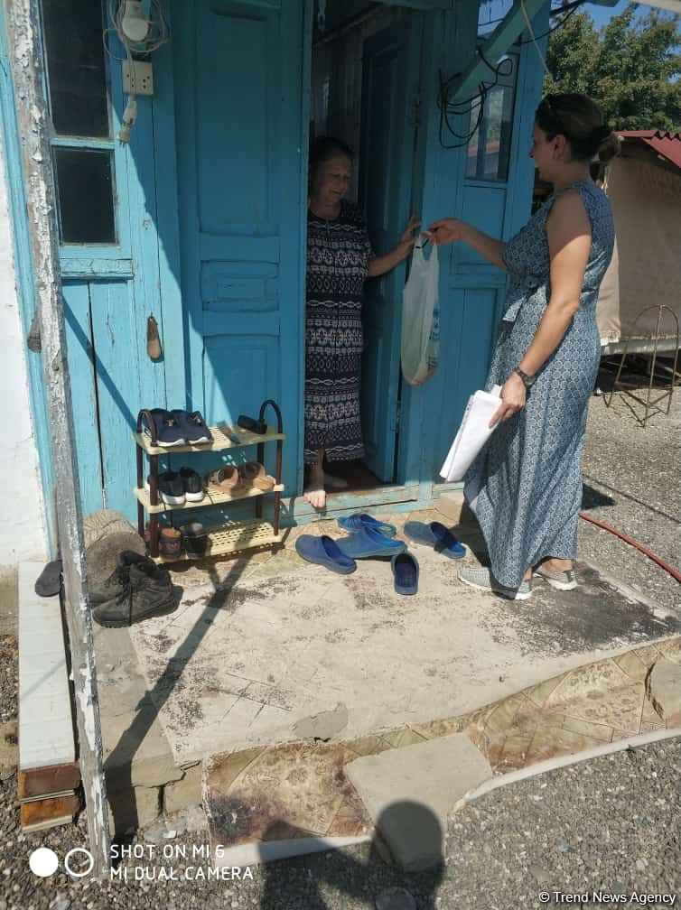 По инициативе депутата Севиль Микаиловой в Худате розданы праздничные подарки по случаю Гурбан байрамы (ФОТО)