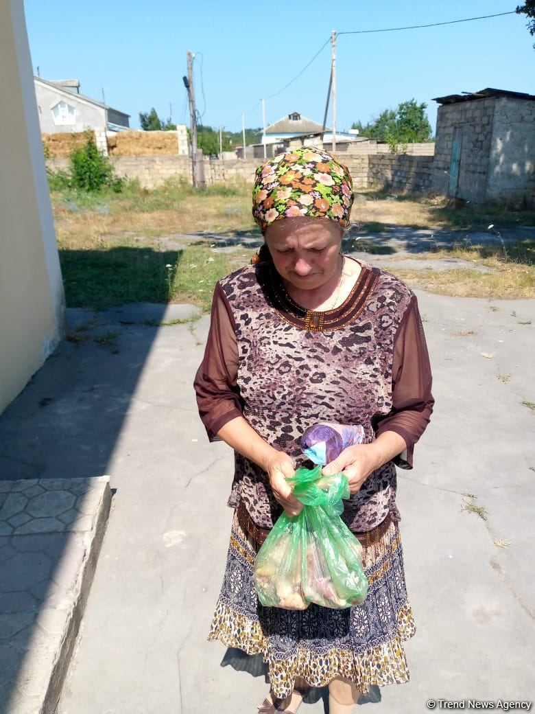 По инициативе депутата Севиль Микаиловой в Худате розданы праздничные подарки по случаю Гурбан байрамы (ФОТО)