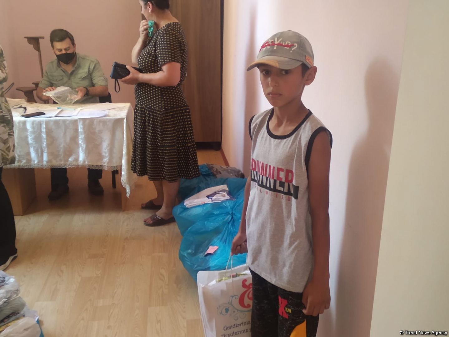 По инициативе депутата Севиль Микаиловой в Худате розданы праздничные подарки по случаю Гурбан байрамы (ФОТО)