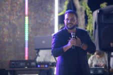 Аждар Зейналов в образе Гасан бека Зардаби. Церемония награждения артистов – друзей прессы (ВИДЕО, ФОТО)