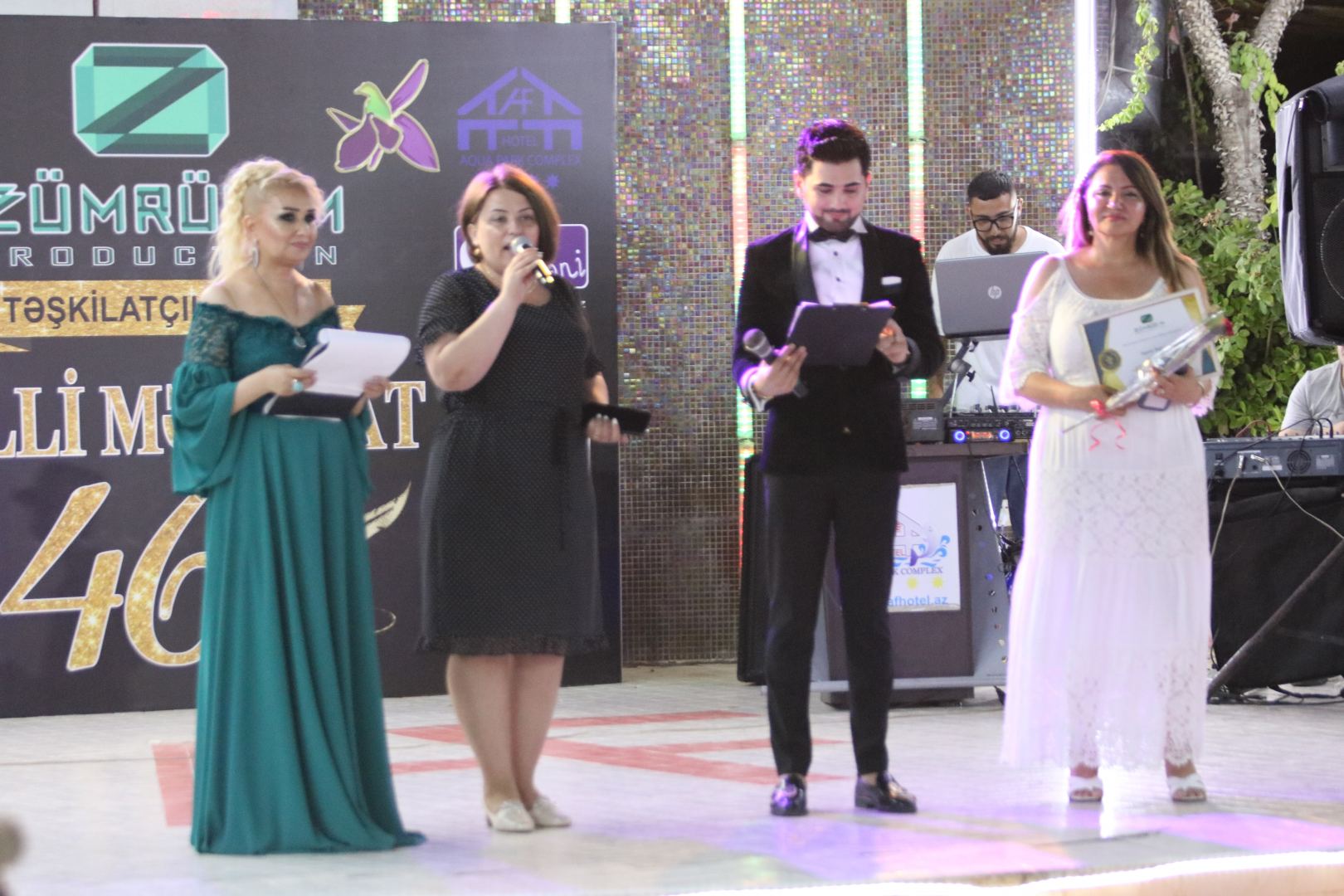 Аждар Зейналов в образе Гасан бека Зардаби. Церемония награждения артистов – друзей прессы (ВИДЕО, ФОТО)